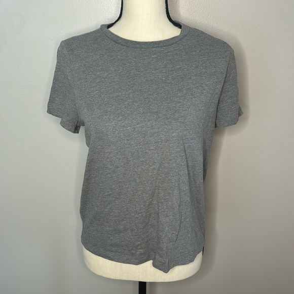 wild fable Tops - Wild Fable Women’s Gray Solid Short Sleeve T-Shirt Top Sz M